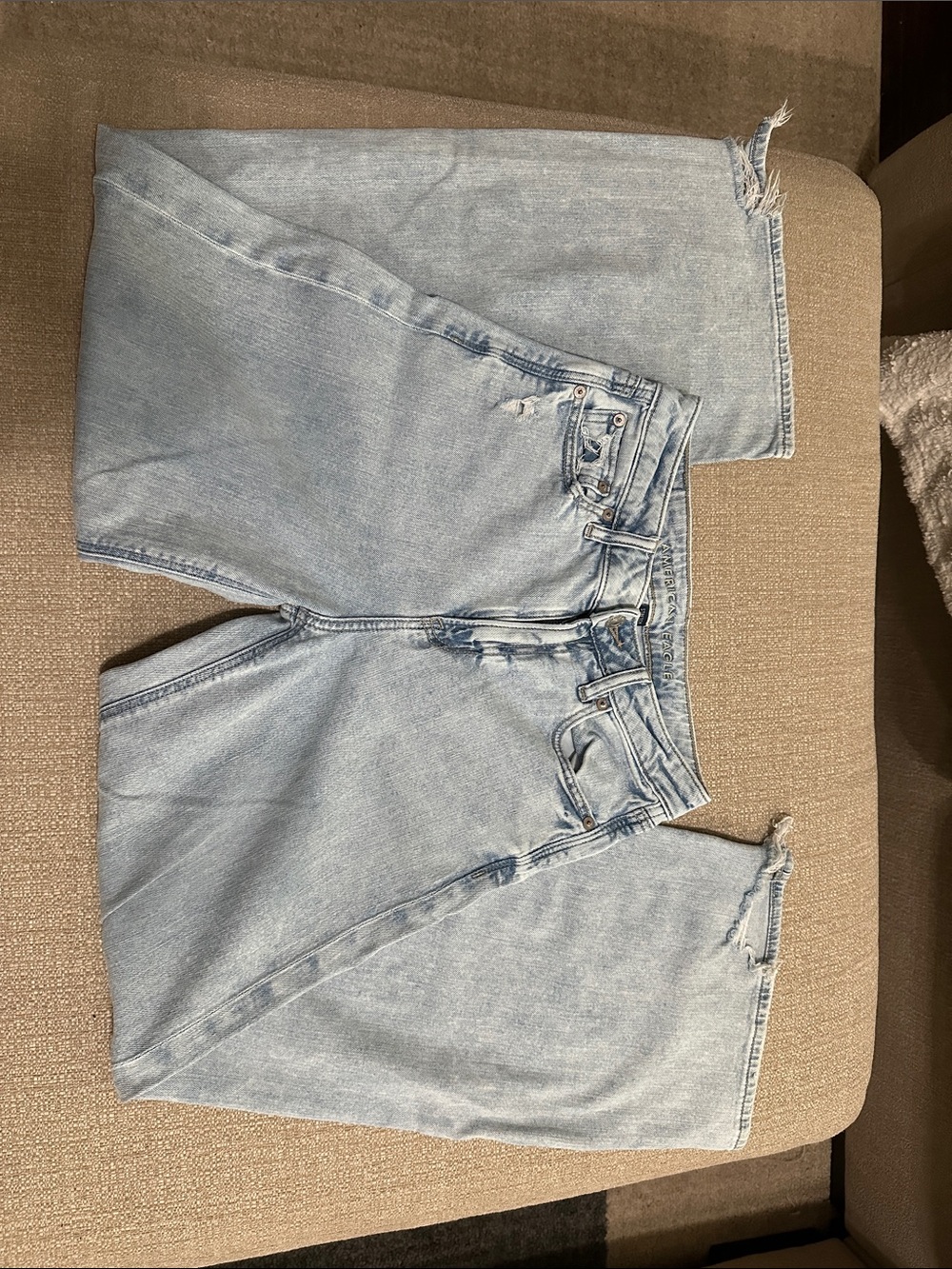 American Eagle Slight Distress Light Wash Wide Leg Jeans Size 00